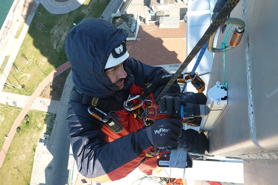 5 Advantages Of Working With Rope Access Specialists Sas Rope Rail